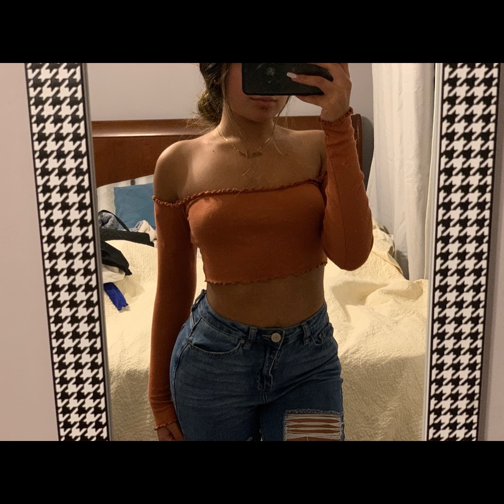 long sleeve crop top